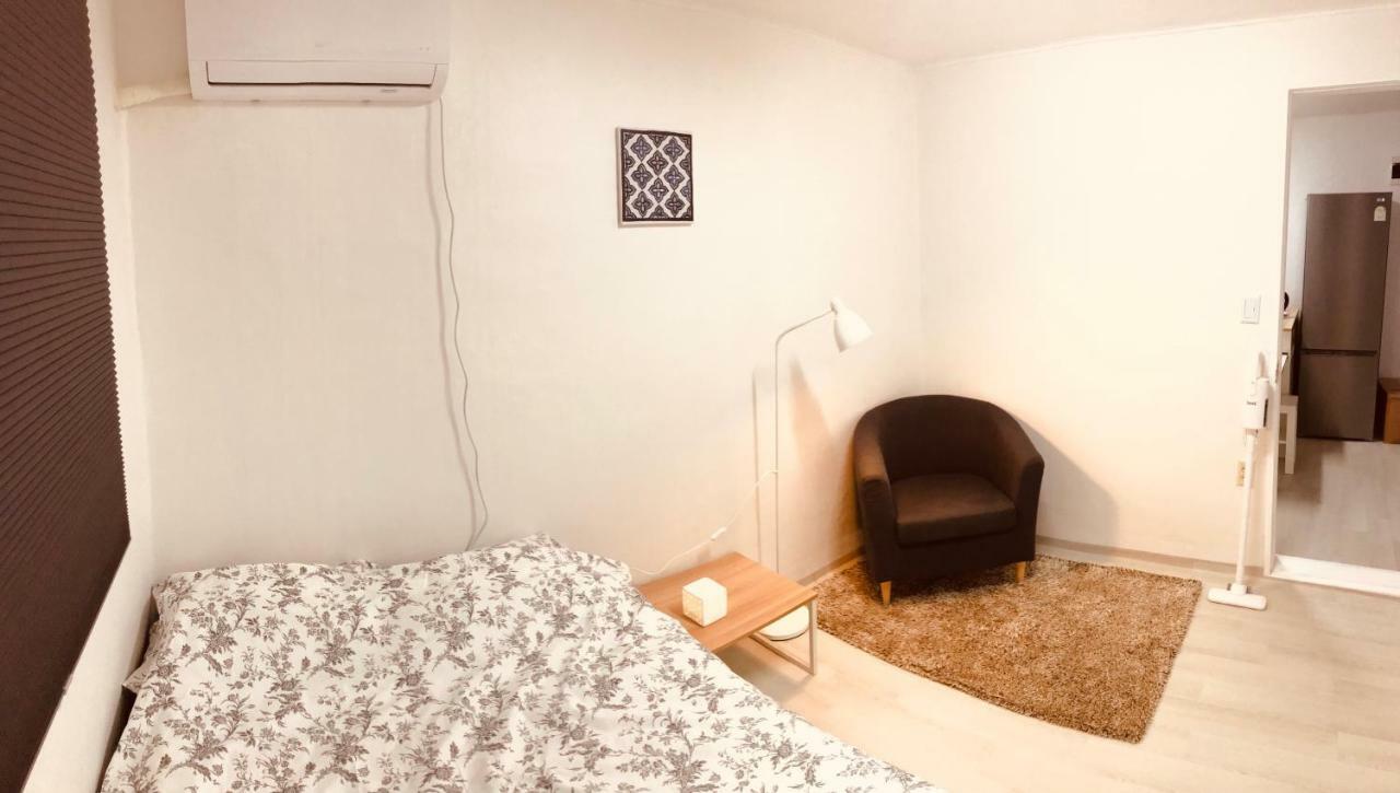 Cherry Blossoms Apartment Seoul